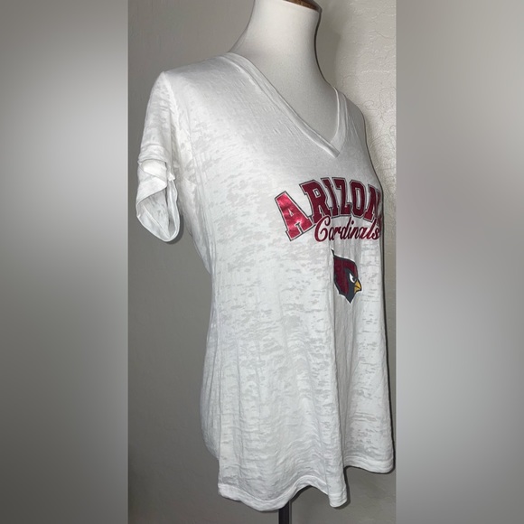 EUC- Arizona Cardinals Football V-neck Metallic Logo T Shirt Womens Size XXL🏈 - Picture 3 of 7
